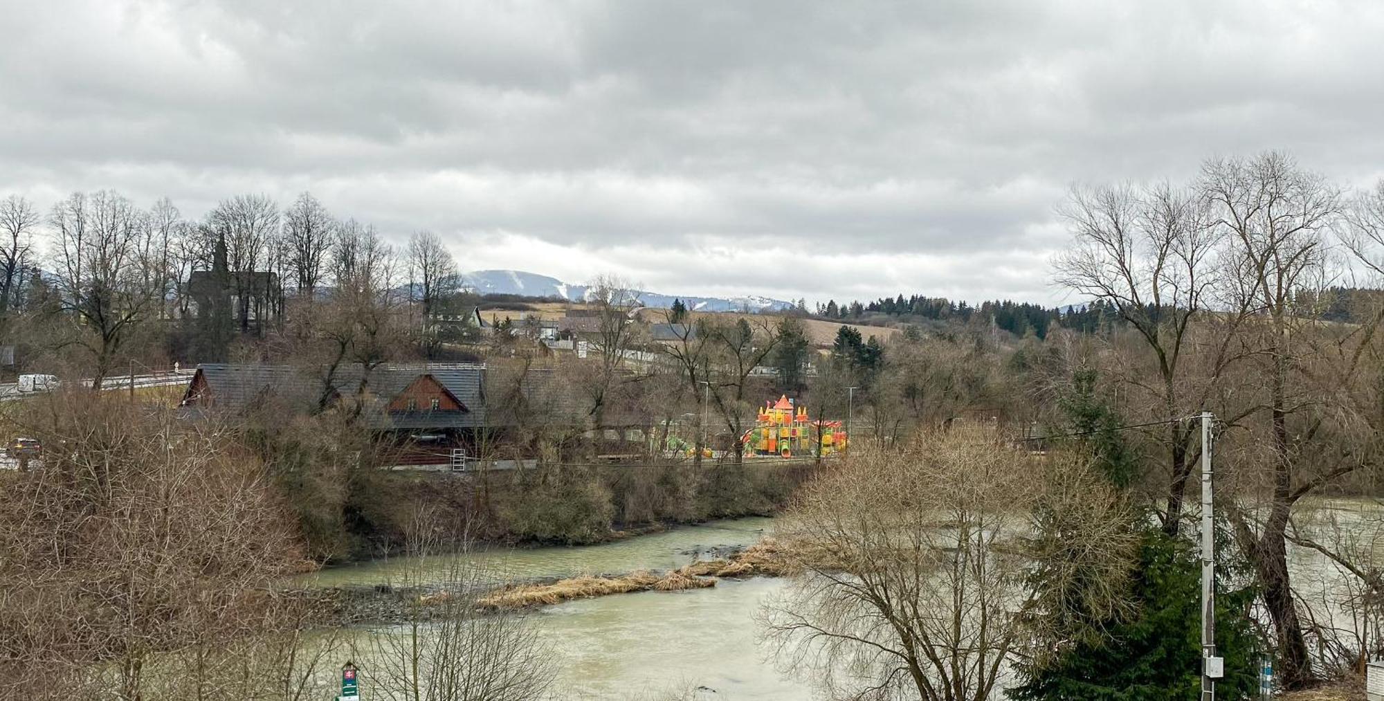 Riverfront Apartment Bešeňová Εξωτερικό φωτογραφία